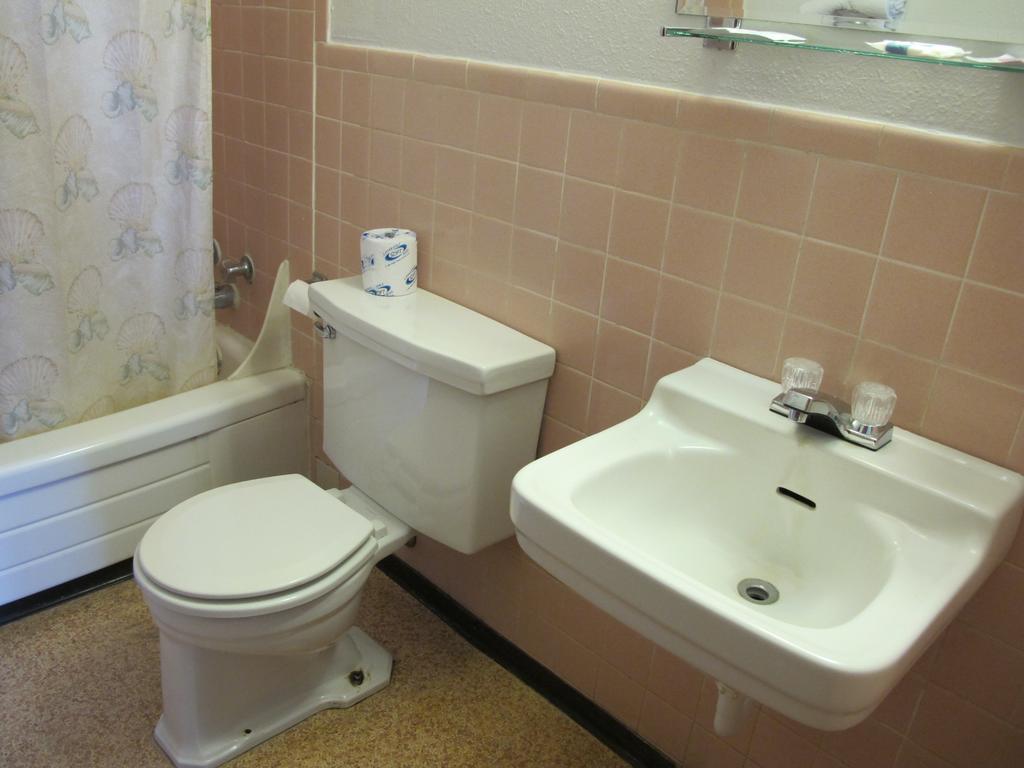 Economy Inn Ontario Ruang foto
